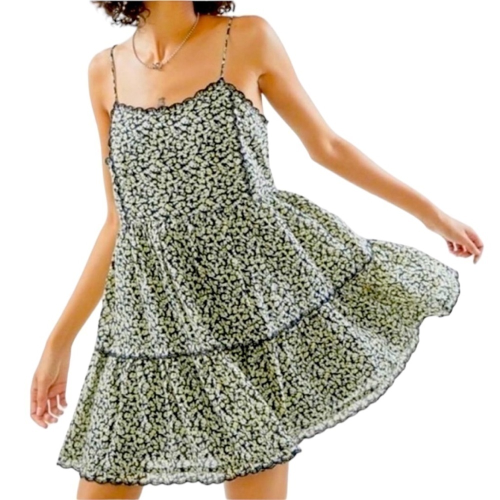 Urban Outfitters Hanna Floral Print Scallop Baby Doll Mini Dress